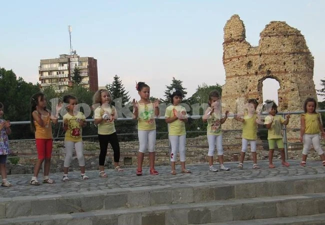 Избраха Мини Мис Кула 2013