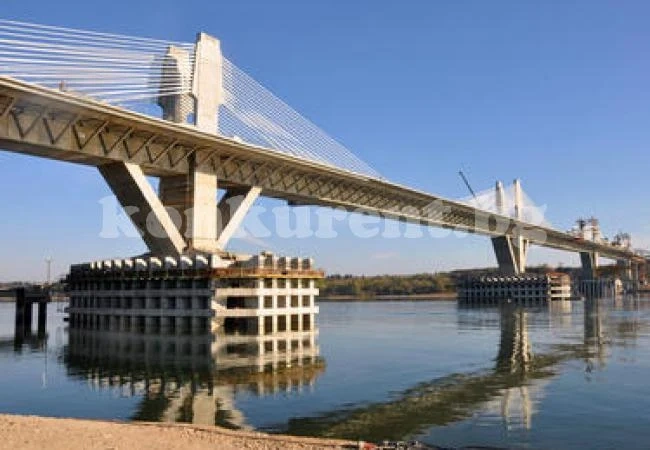 Започват скоковете от Дунав мост 2