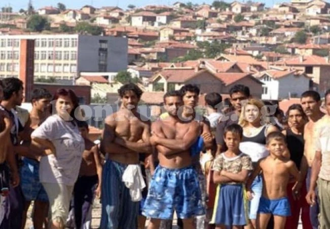Акция на полицията в ромска махала