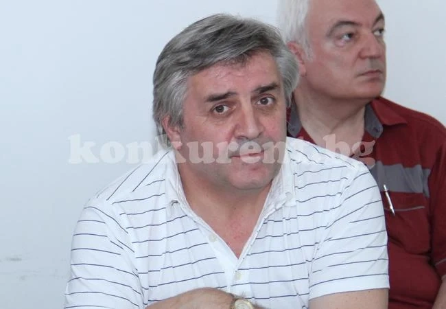 Обновяват пътища и улици в община Мездра