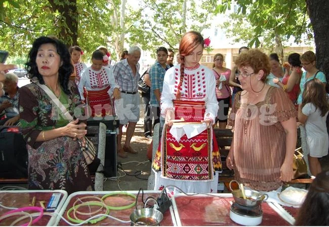 Пет села се надпяваха на „Пъстрина пее”