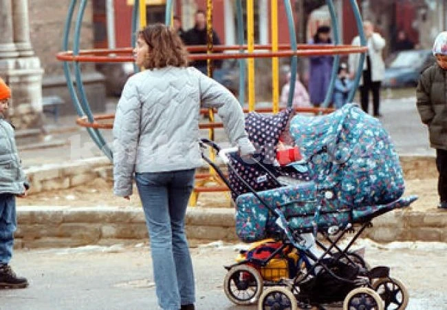 Опасни детски колички заливат пазара