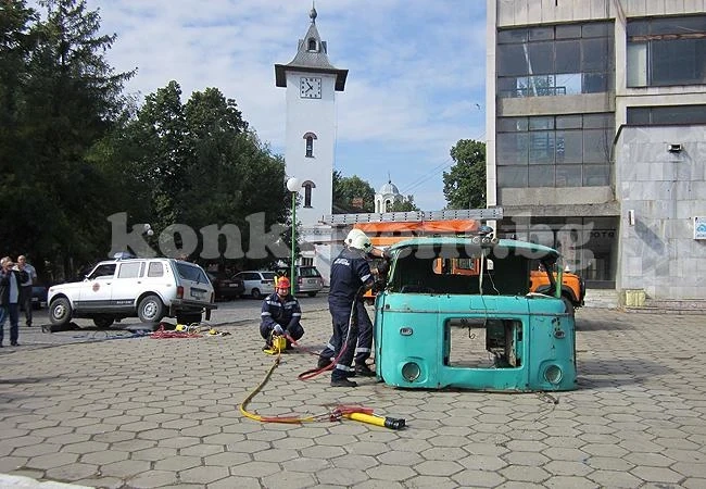 Награждават пожарникари за празника им