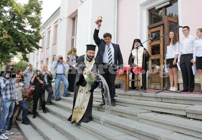 Първи звънец