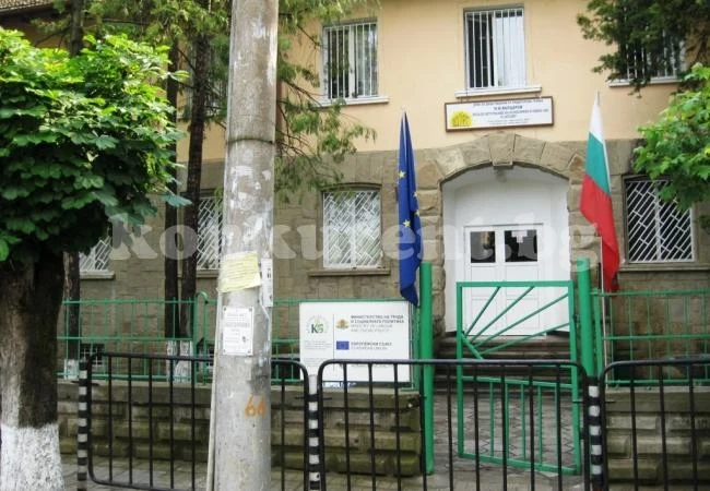 Наказват ученик заради бой в дома за деца в Роман