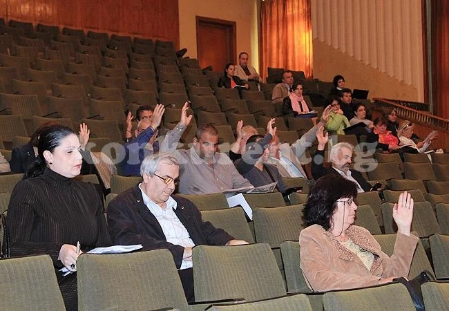 Сенатори дават 300 лв. на епилептик