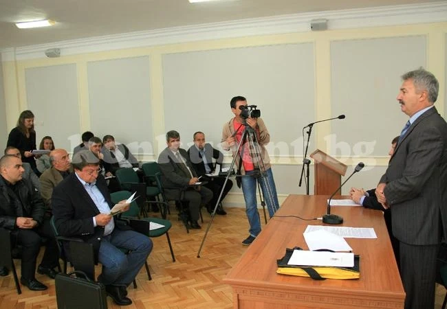Съветници настояват за промяна в заплащането им