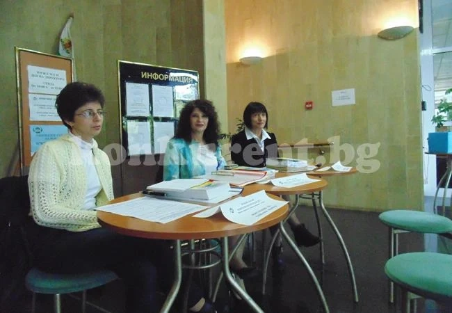 Консултираха възрастни безплатно