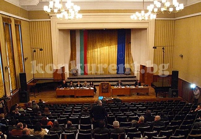 Кръгла маса събира съветници и депутати