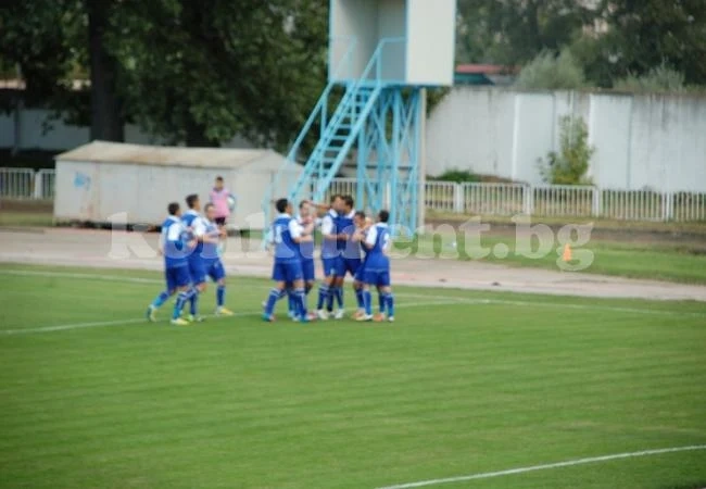 Без наставник Монтана удари Банско