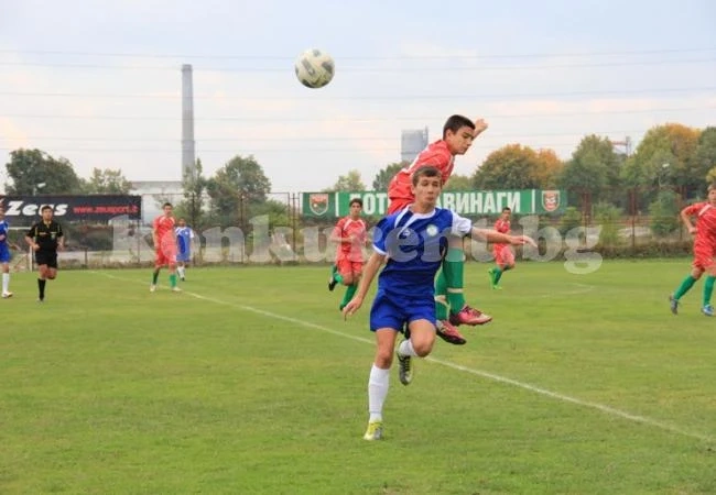 Чавдар би Ботев при юношите