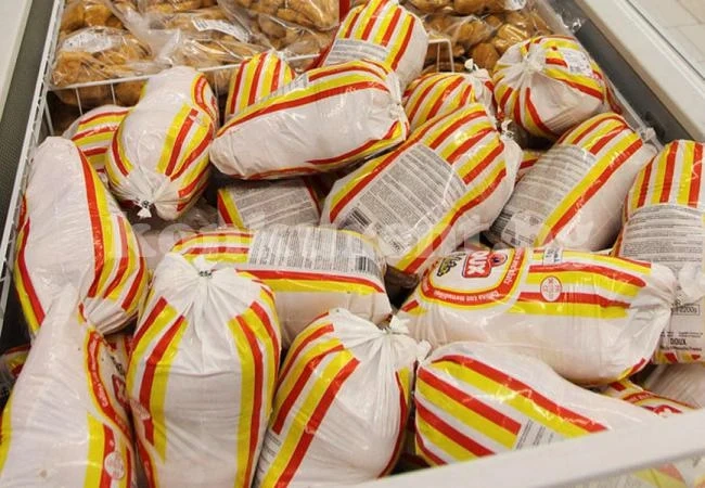 Големите магазини вдигнаха цените на пилешкото