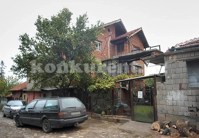 Заклаха син на полицай