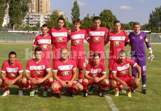 Ком отстъпи с 0:2 в Белене