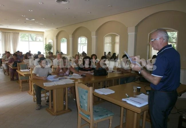 Общински служители повишиха квалификацията си