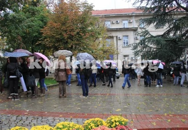 Стотици на протест за Ники