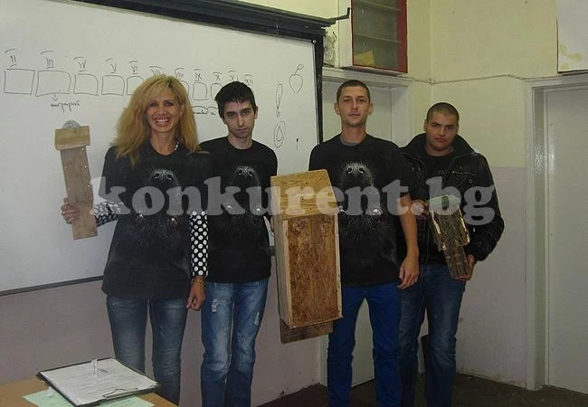 Ученици направиха къщички за прилепи
