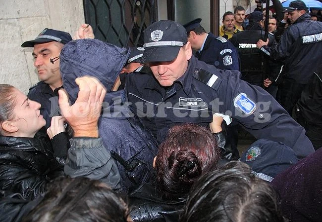 Лекари от цялата страна готови на протест заради Ники