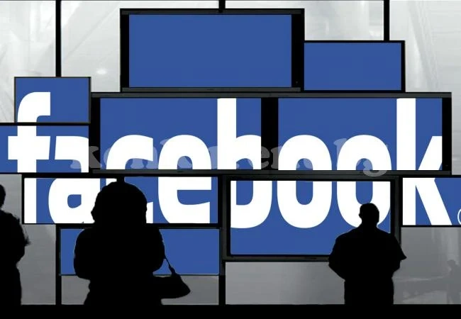 Facebook се срина