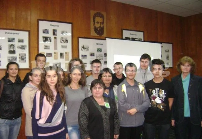 Ученици се надпреварваха да говорят на английски език