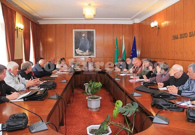 Договорите за снегопочистване готови до седмица