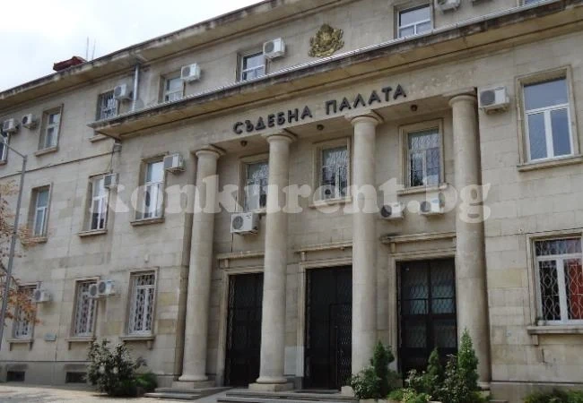 Съдебен охранител отнесе 6 месеца наказание