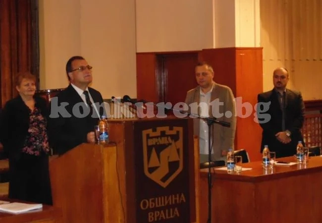 Венчо Кръстев черпи за рожден ден