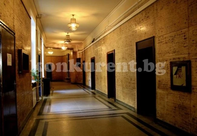 Златар оценява задигнати бижута