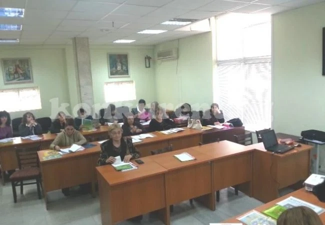 Директори на забавачки получиха сертификат