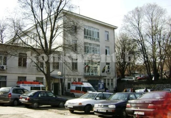 Нападнаха охранител в гръб