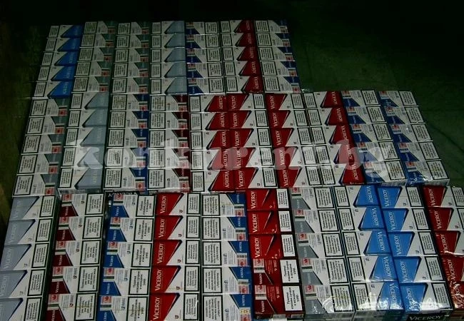 Цигари за 2500 лева са изнесени от разбития магазин в Мездра