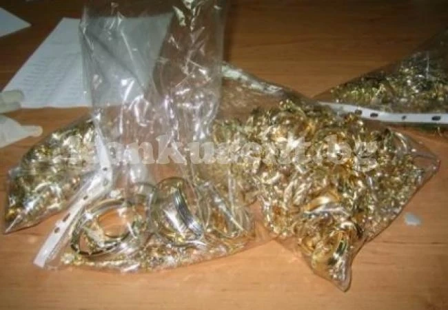 Тарашат къща заради накити