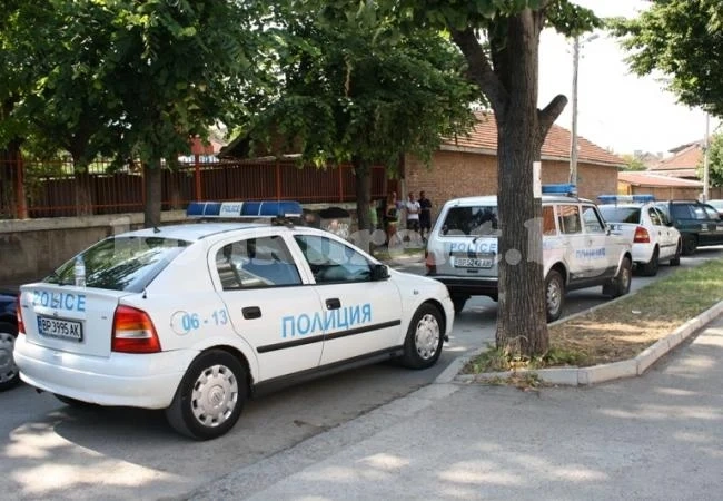 15-годишен връчи ключове от крадена кола на ченгета