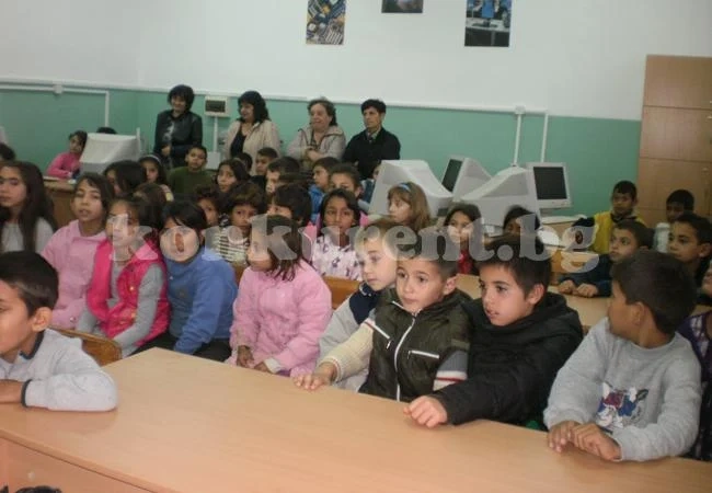 Ученици се включиха в дискусия