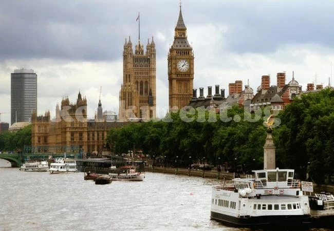 UK разследва български студенти заради незаконни помощи