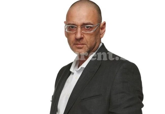 Дилов-син: Фейсбук започва да измества официалните медии