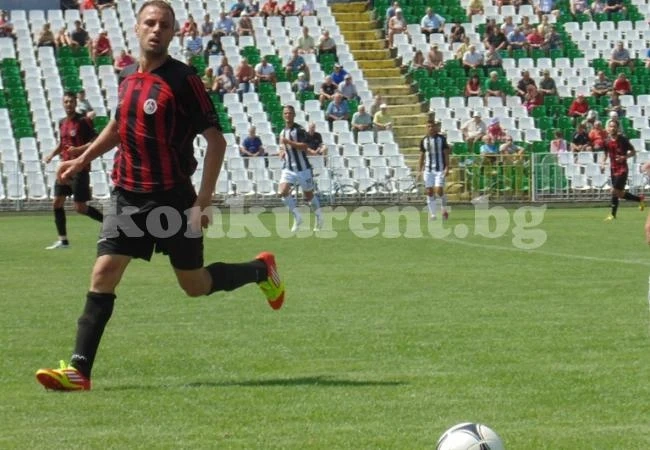 Локо /Мз/ би с 5:0 в петминутен мач