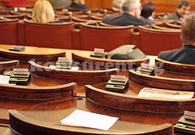 В НС демонстрираха машина за гласуване