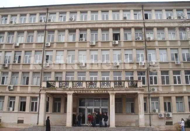 Наркодилър бит и рекетиран от шофьор на прокурор