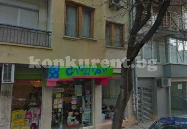 Нападател наръга с нож продавачката
