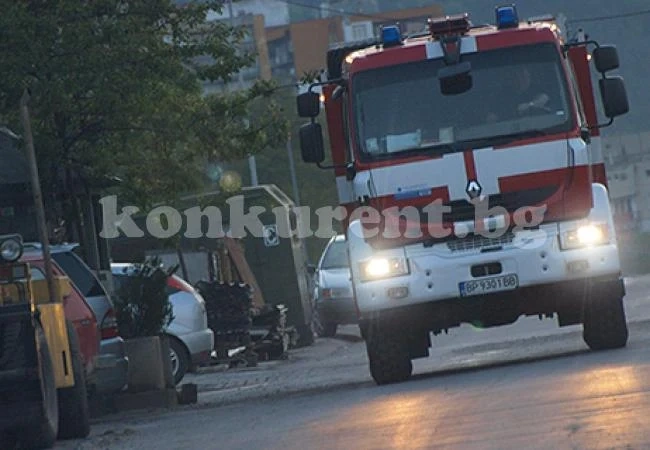 Автомобил горя заради теч на бензин