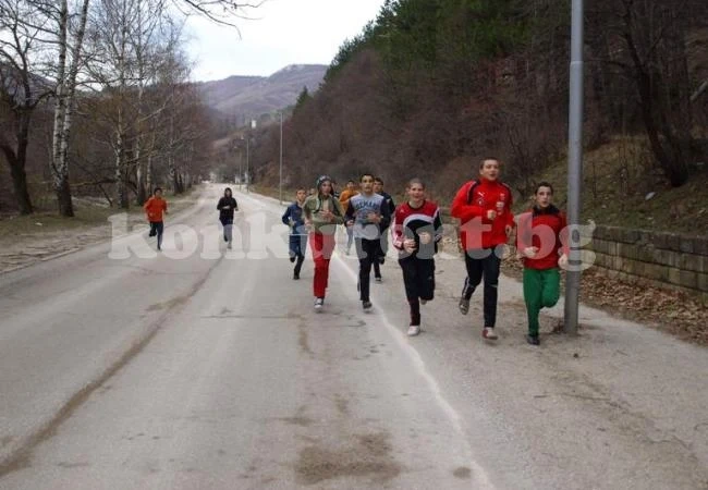 Борци се качват на лагер в планината