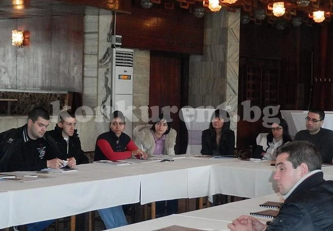 ОИЦ се срещна с младежите от Бяла Слатина