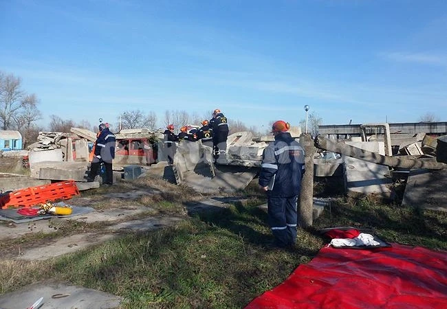 Доброволци показаха как спасяват хора при пожари и земетресения