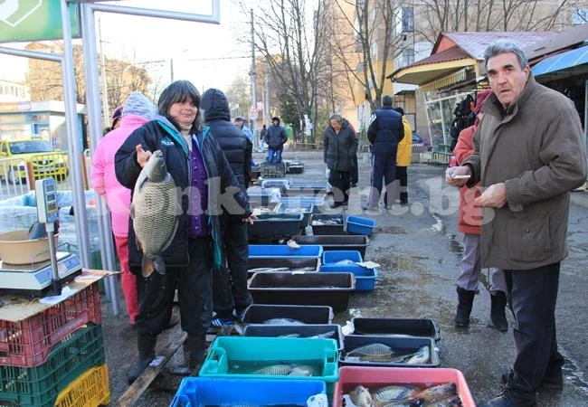 Риба за Никулден заля пазарите