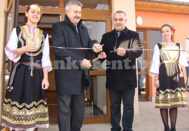 Построиха домове за 50 болни деца
