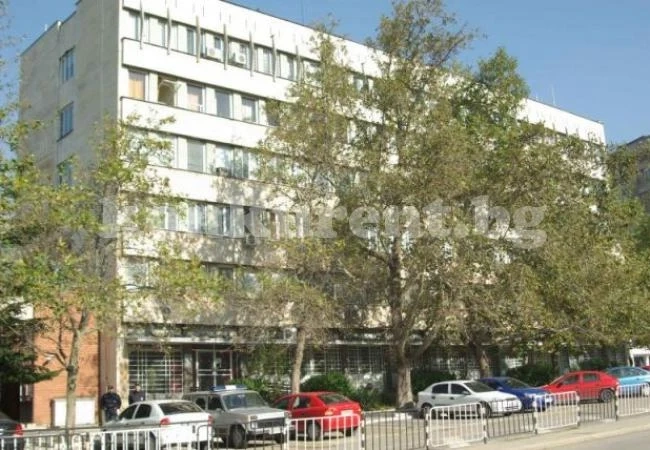 Непълнолетни пребиха дядо заради пенсията му