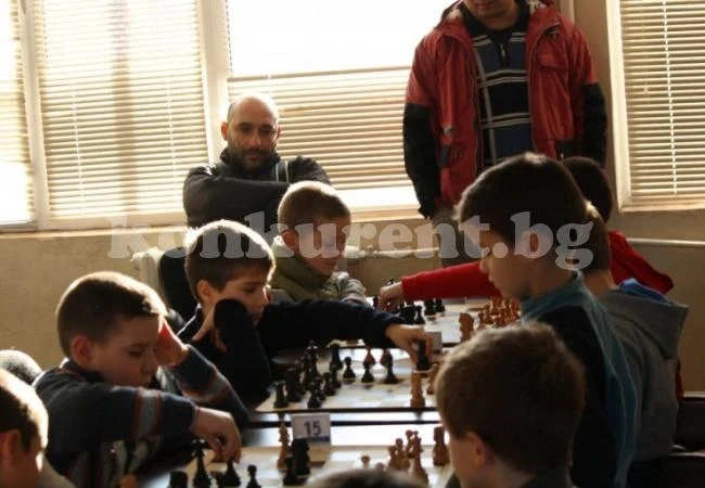 Шахматният маратон във Видин продължава