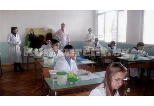 Пътуваща химическа лаборатория влиза в училищата