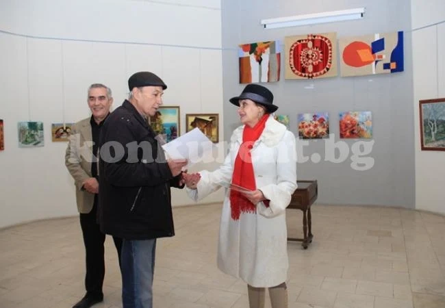 25 творци наредиха изложба